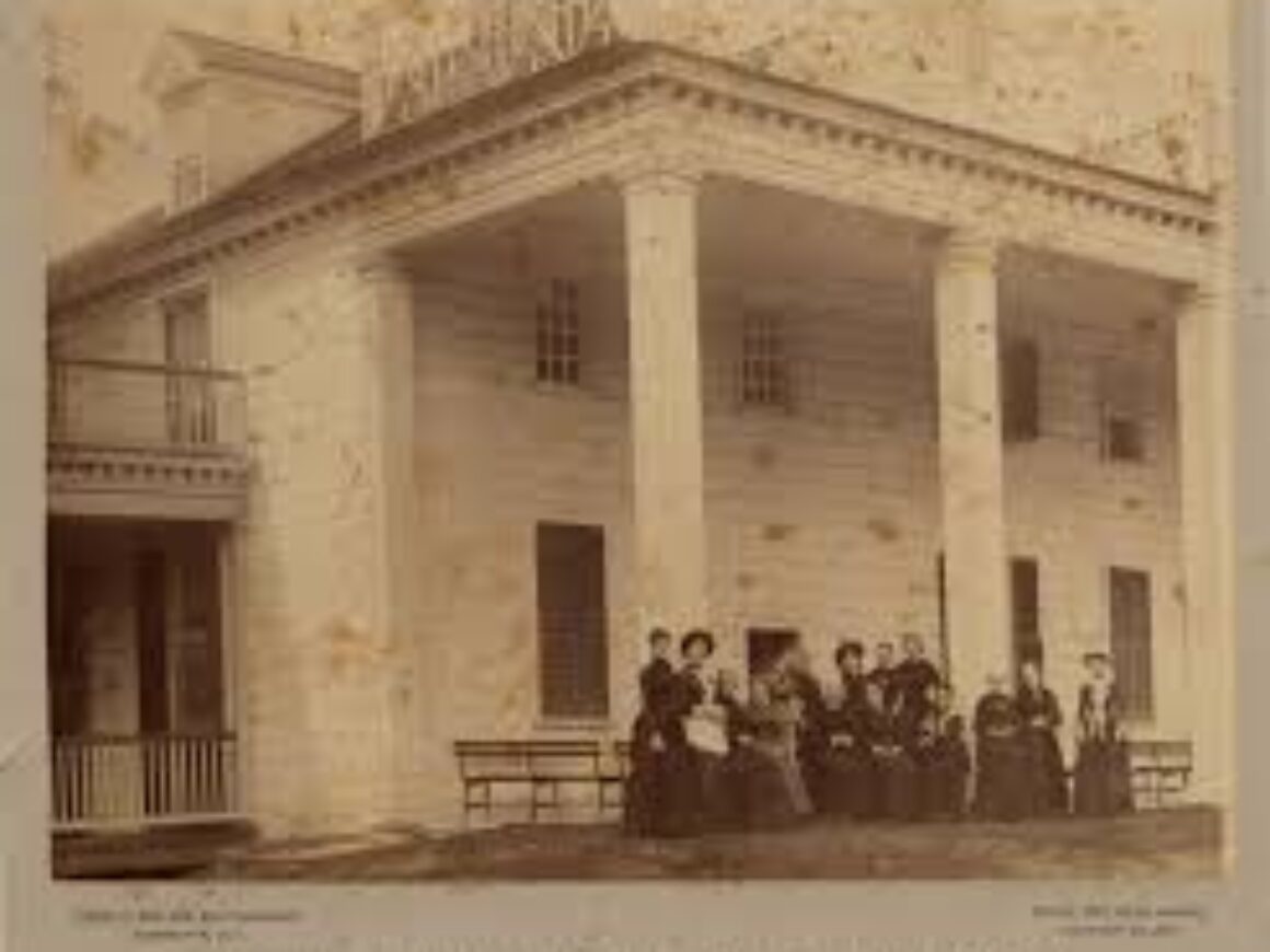 an old photo of George Washington's plantation Mount Vernon