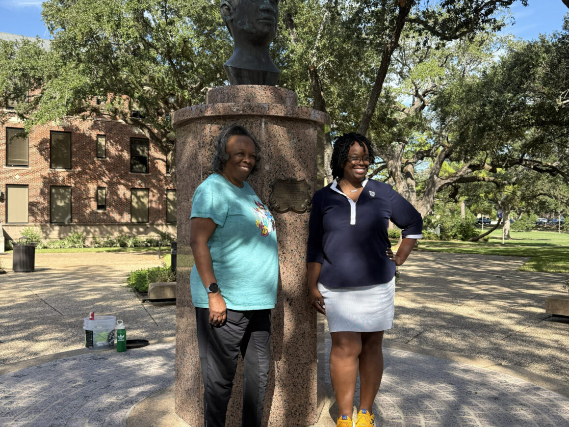 The descendants of Abner Davis
